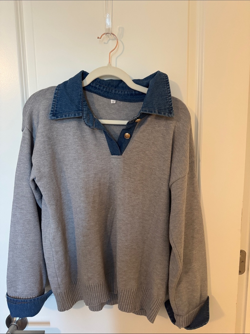 Womens Gray Pullover Sweater with Denim Collar
